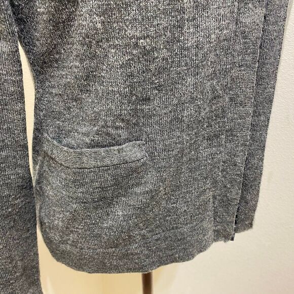 Tahari Charcoal Grey Wool Blend Sweater Size Medium - Picture 3 of 6